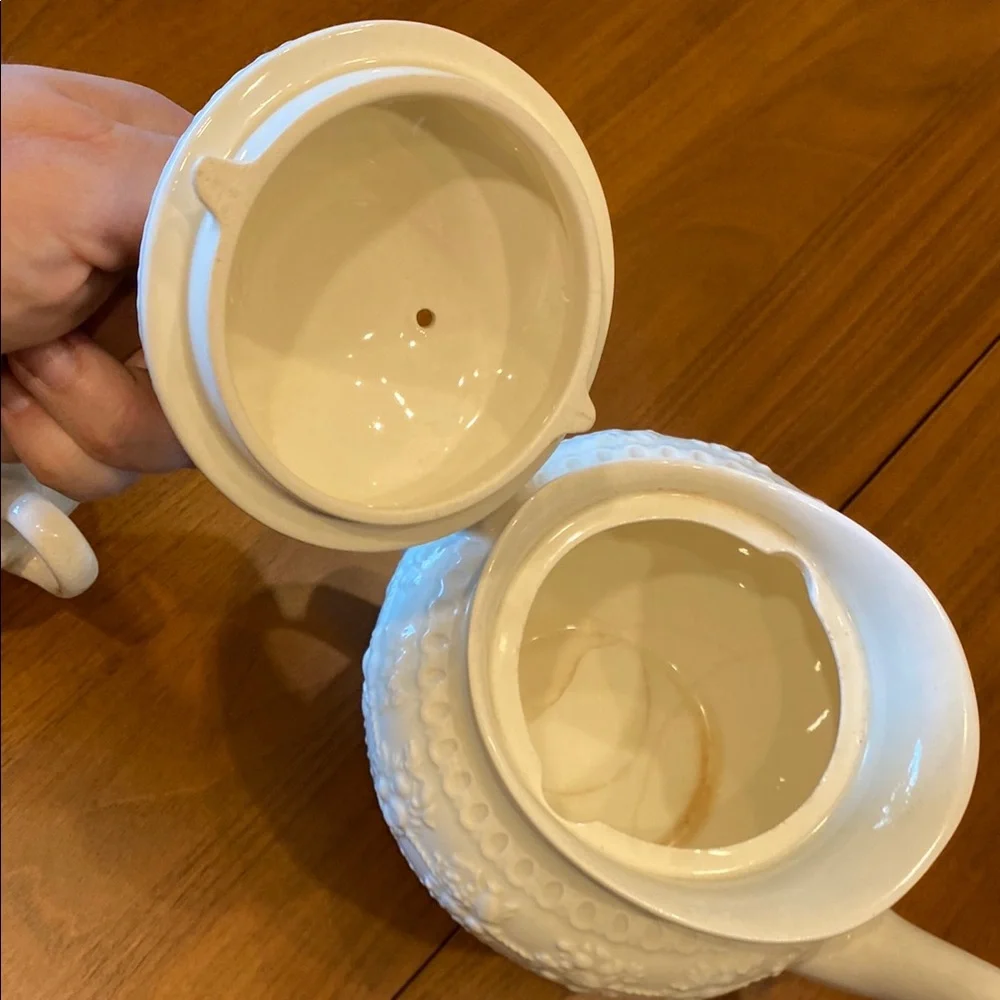 Wedgwood Wellesley Tea set made in England Ivory Pot, Creamer, Sugar Bowl lids